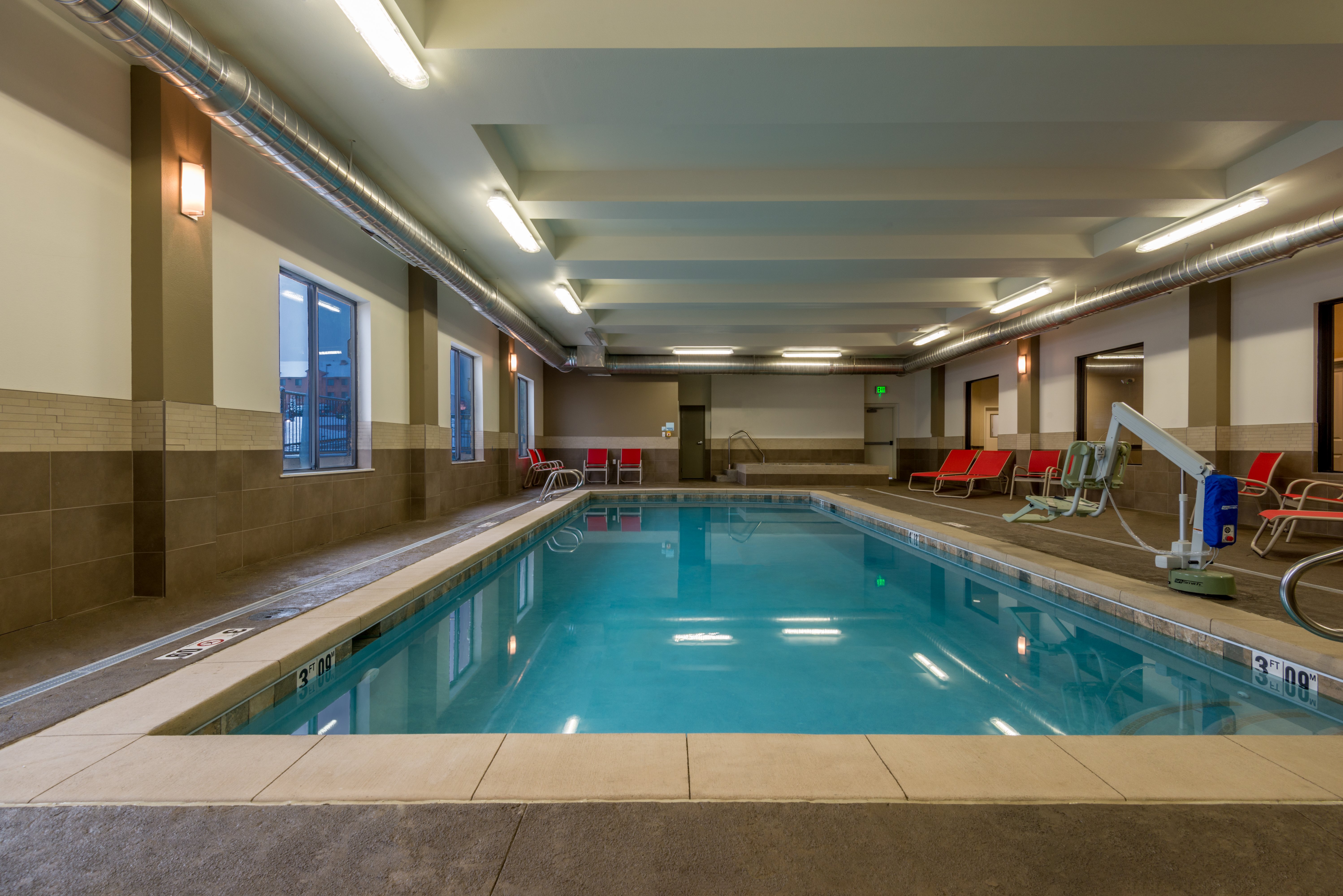 Holiday Inn Express & Suites Denver South - Castle Rock 24/54