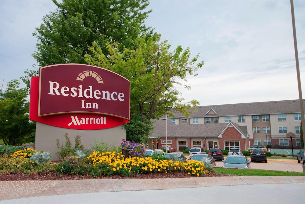 Residence Inn Davenport 2/23
