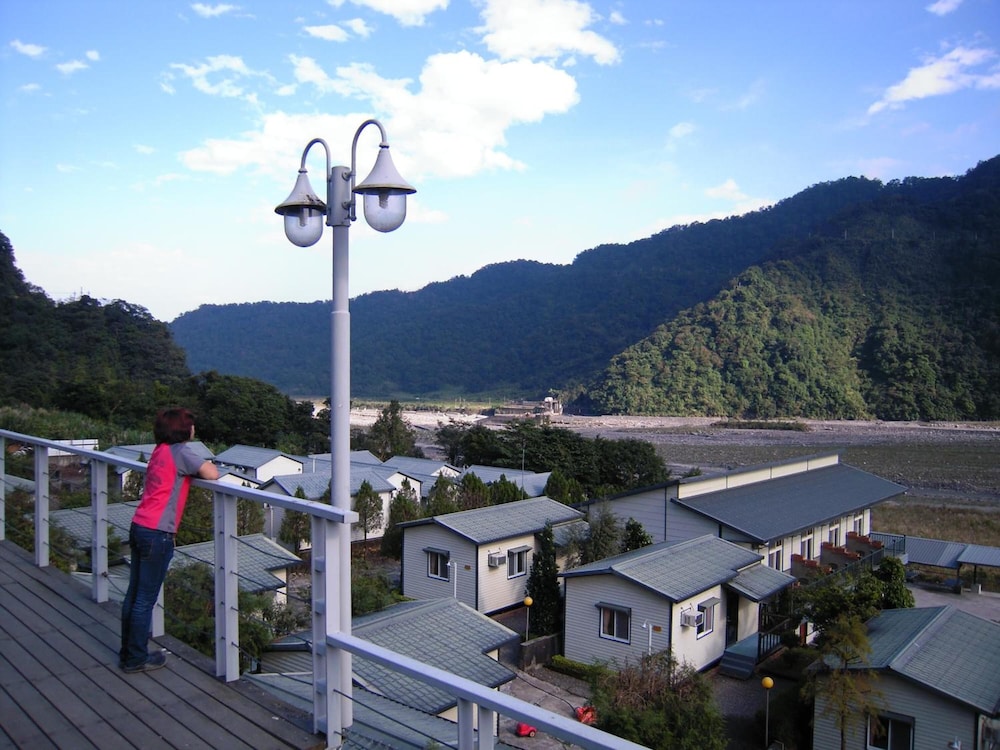 Yingshih Resort 50/56