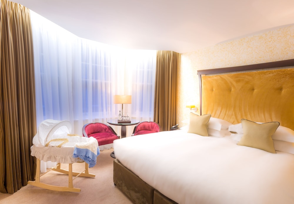 DELUXE, DOUBLE BED
