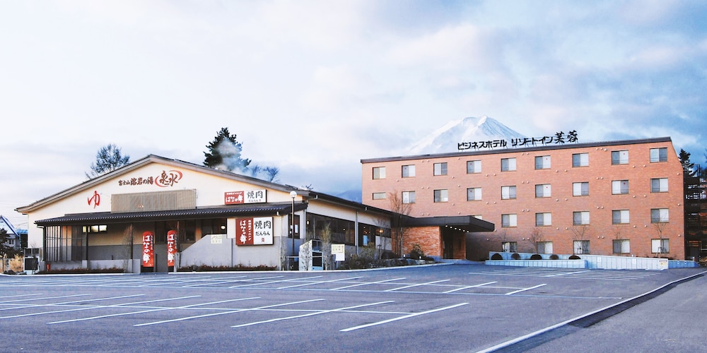 Resort Inn Fuyo Kawaguchiko Inter Store 6/57
