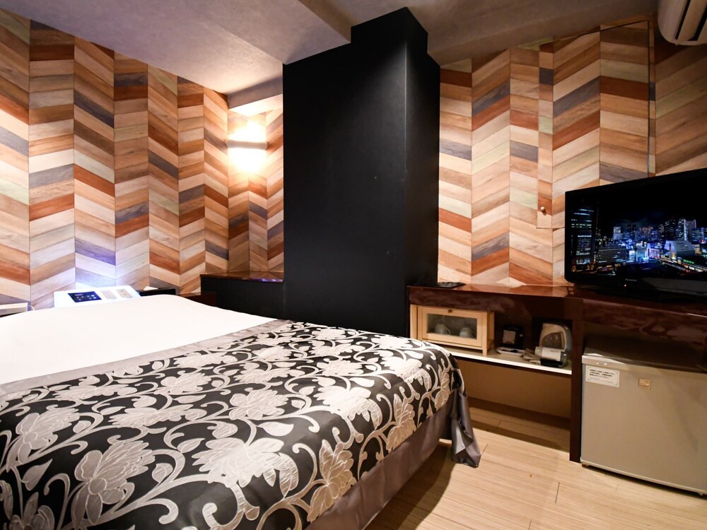 Hotel Century 18/49