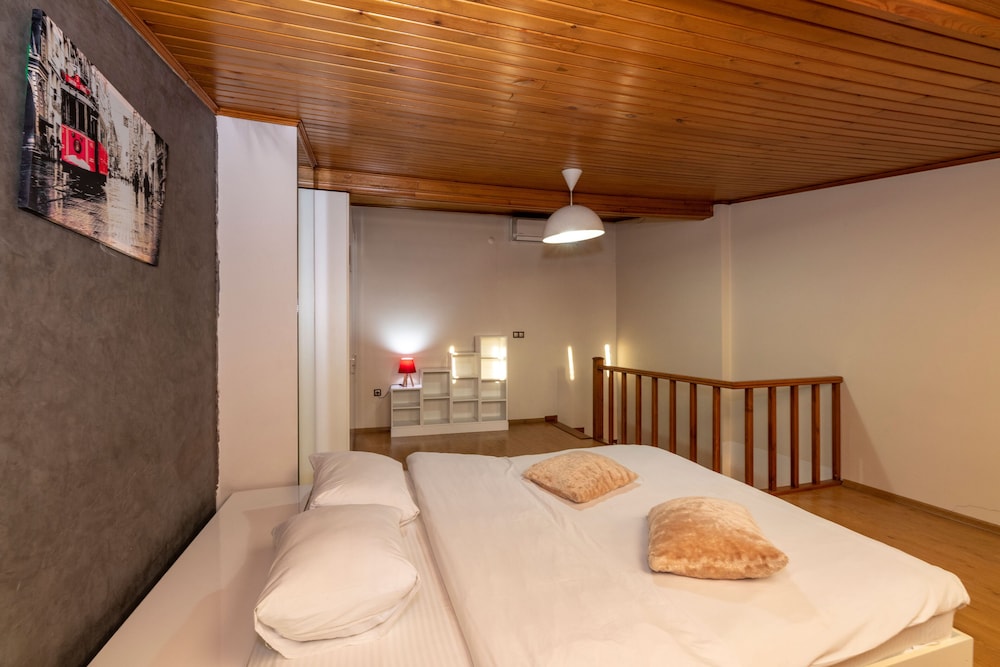 Opera House Hotel 35/64