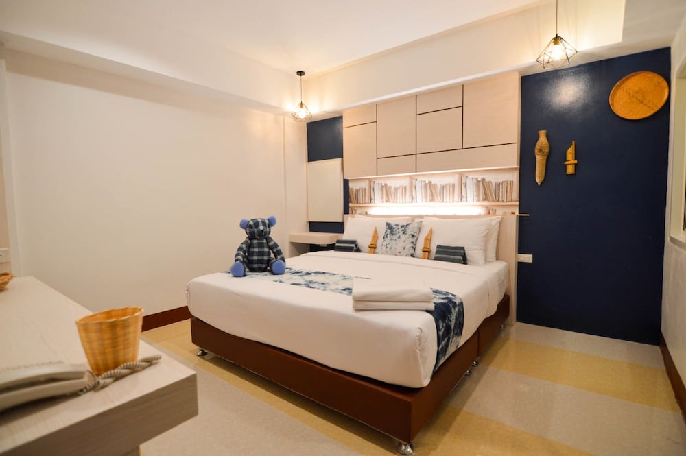 DELUXE, DOUBLE BED