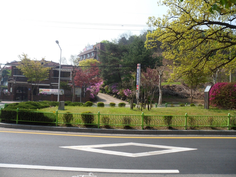 Gyerim Sanjang Motel 42/46