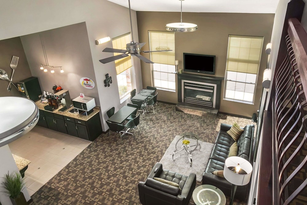 Super 8 by Wyndham Strafford/Springfield Area 25/36