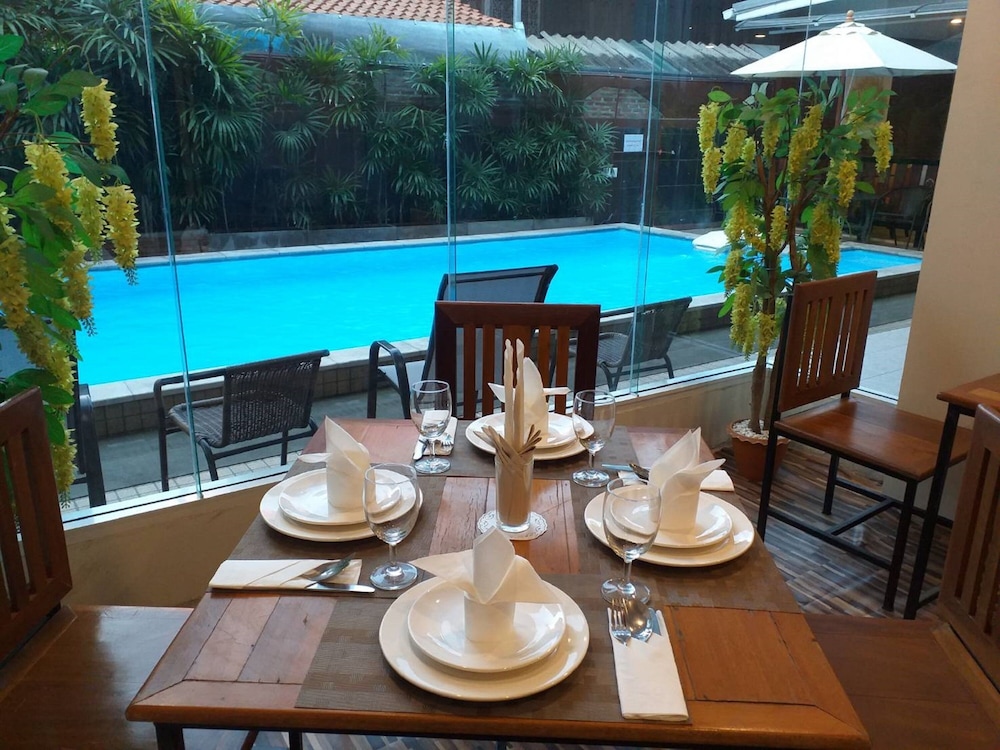RATANA HOTEL CHIANG MAI 33/49