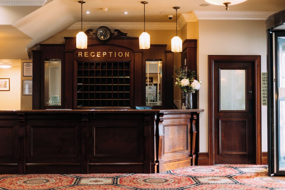 Adair Arms Hotel 6/50