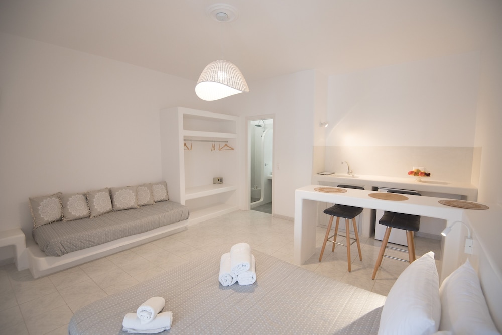 Eleana Studios 37/49