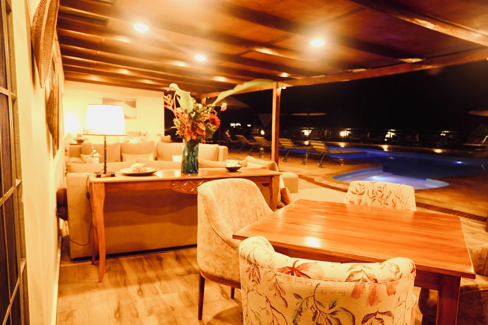 Pink Flamingo Boutique Hotel 24/48
