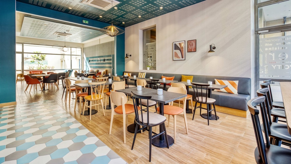 restaurant cafeteria