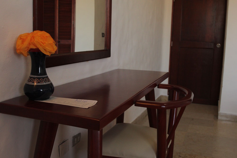 Quijote Inn Hotel 33/67