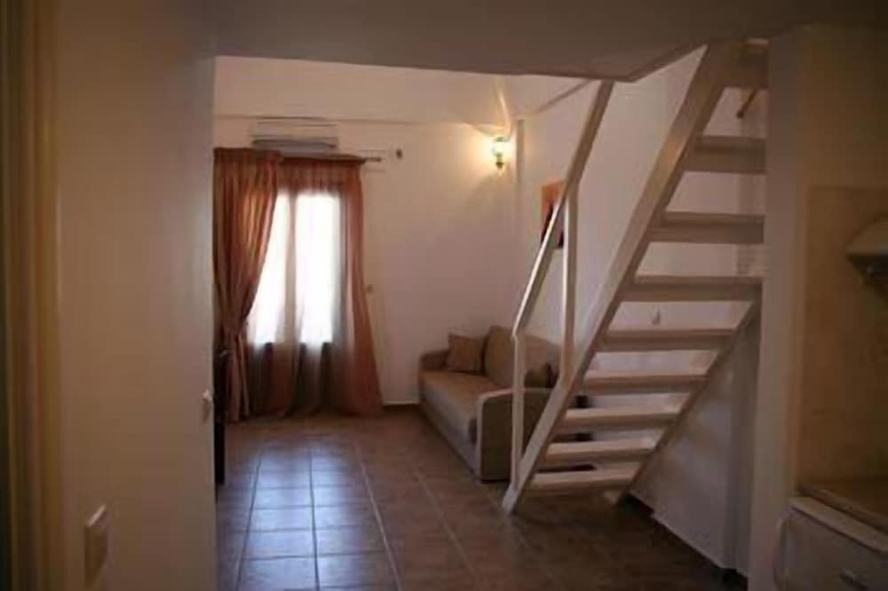 Sigal Villa 17/49