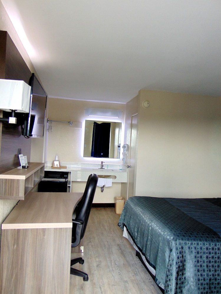 Somatel Nashville Airport Hotel 27/49