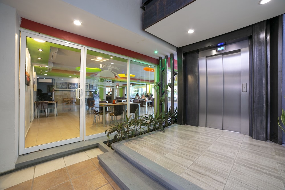 RS Suites Hotel 27/47