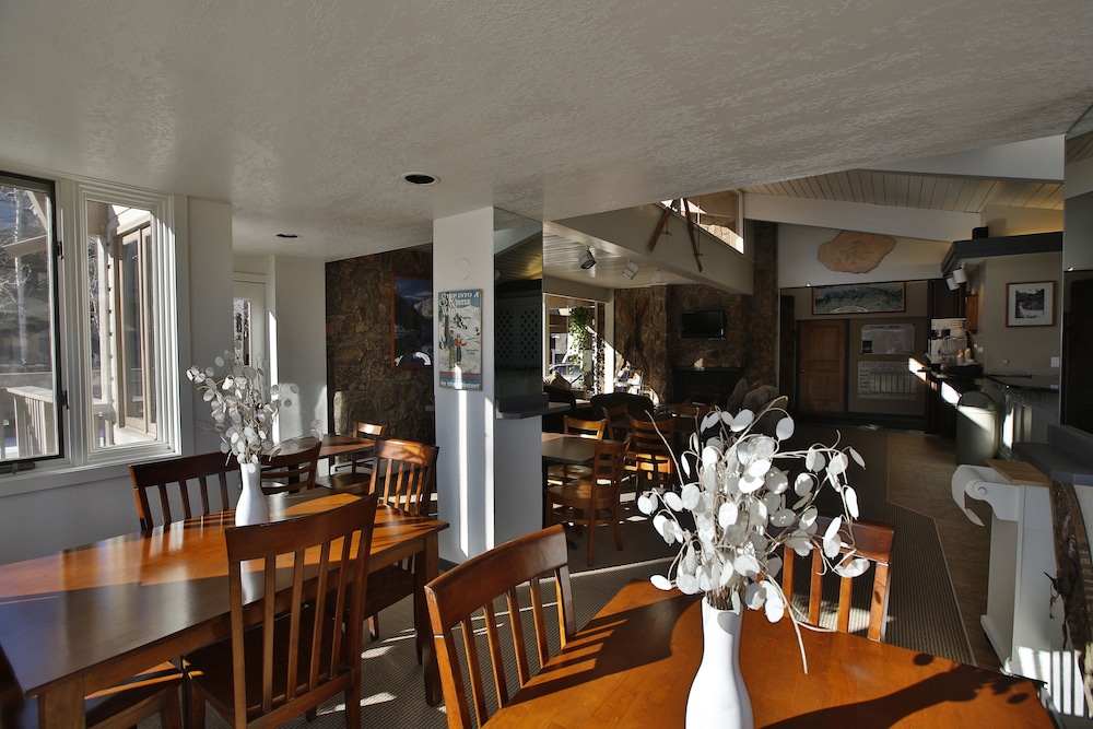 Pokolodi Lodge 26/38