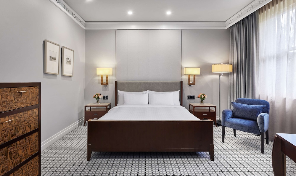 Hyatt Hotel Canberra 13/75