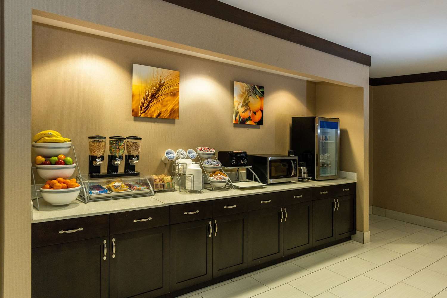 restaurant cafeteria