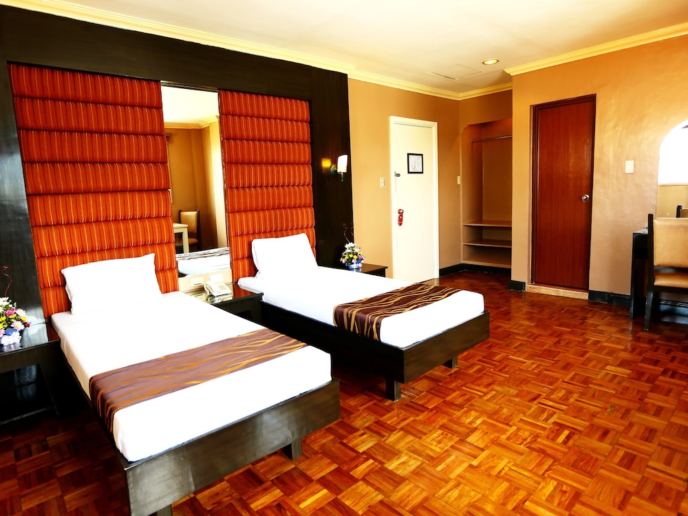 Hotel La Corona De Lipa 23/35