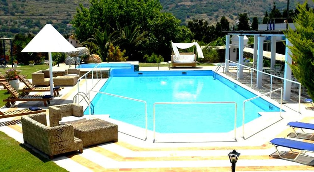 Paradise Art Hotel 37/57