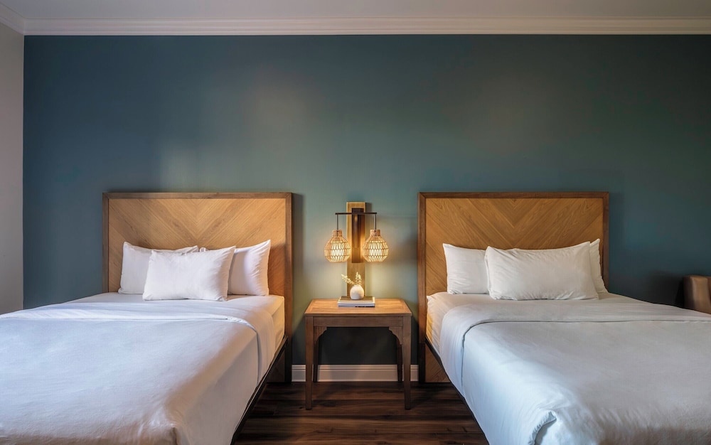 Renovated, Studio, Suite, 2 Queen Beds