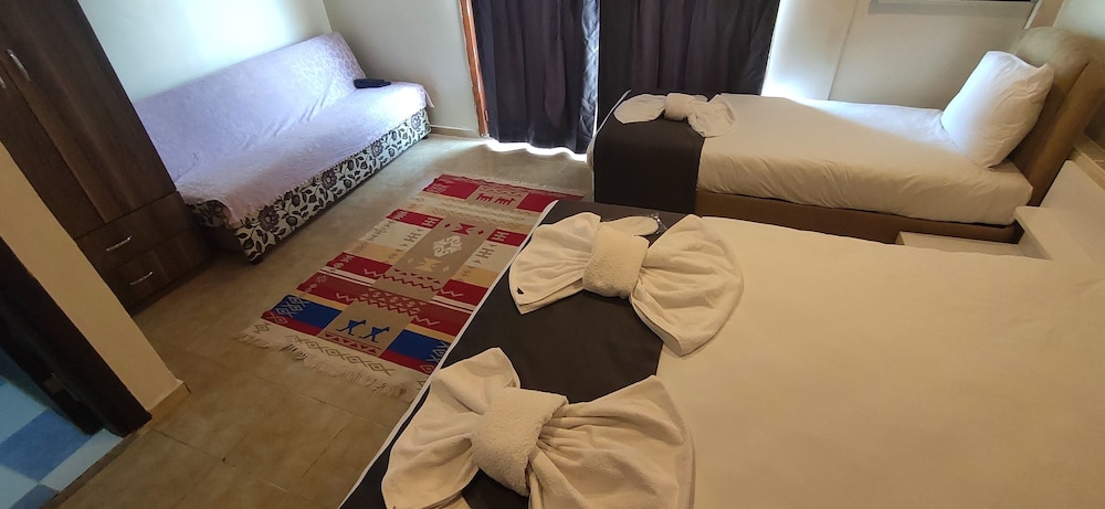 Sah Hotel 12/58