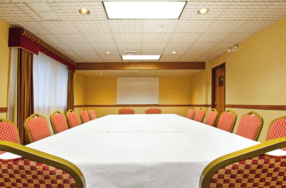 Candlewood Suites Grand Rapids Airport, an IHG Hotel 22/53