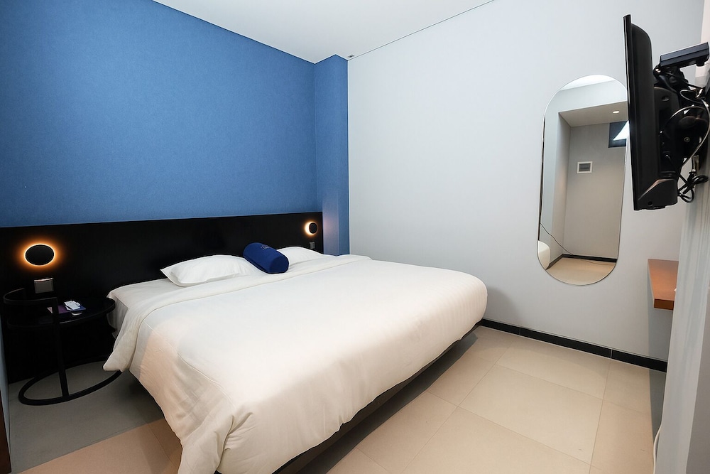 Hotel Youstay Semarang By Sinergi 20/37