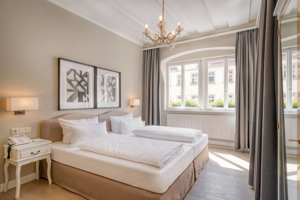 Eisenhut Hotel 15/46