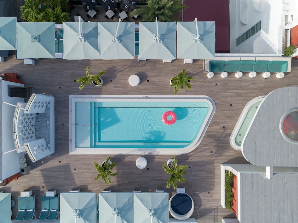 Dream South Beach by Hyatt 6/50