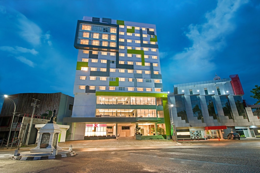 Whiz Prime Hotel Hasanuddin Makassar 2/36