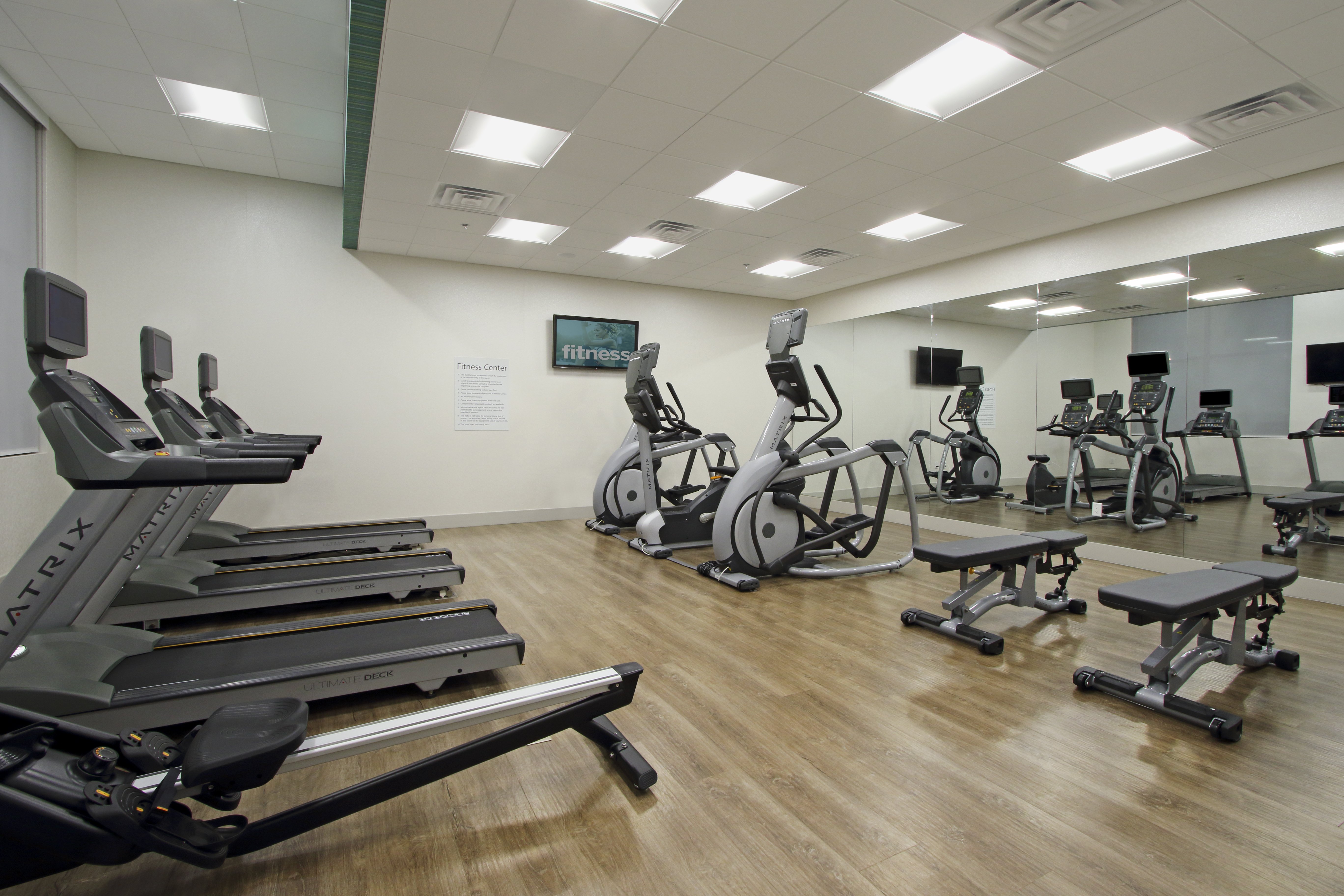Holiday Inn Express & Suites Dallas-Frisco NW Toyota Stdm 32/52