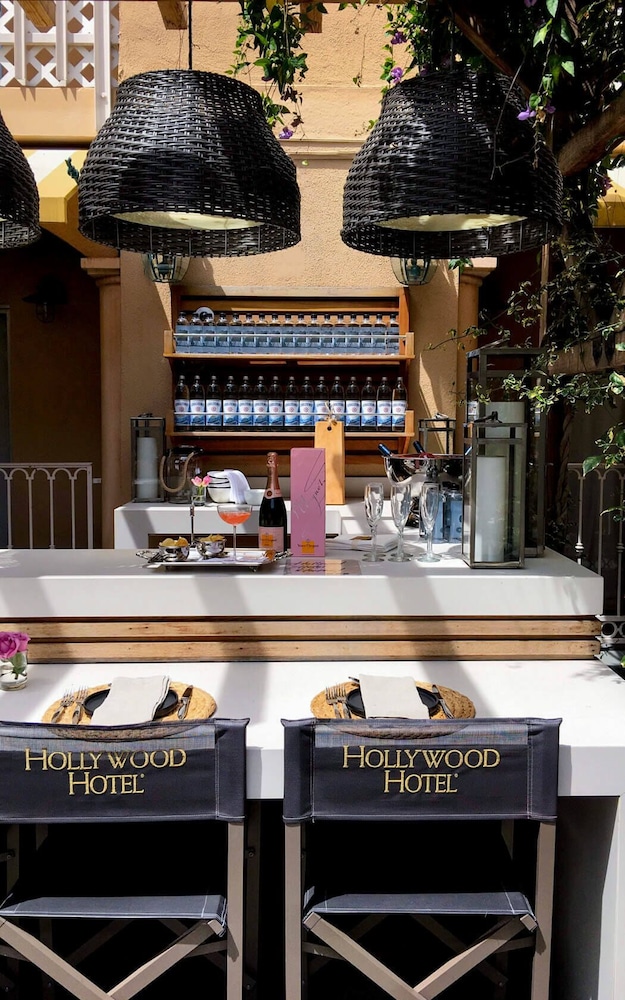 Hollywood Hotel 34/42