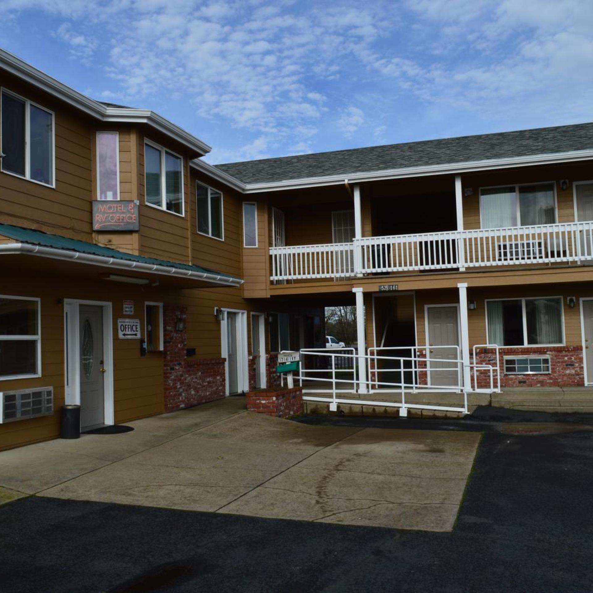 Western Motel 11/15