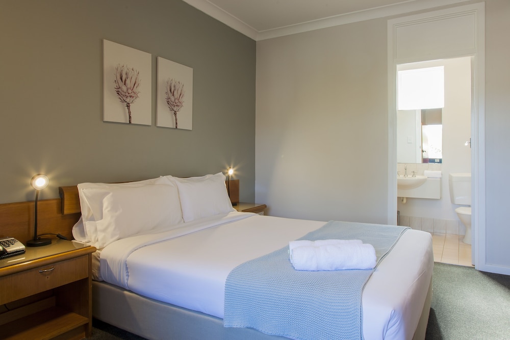 Kings Park Motel 24/65