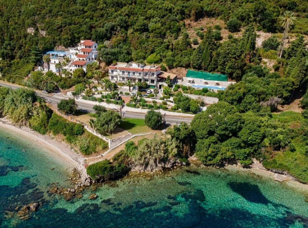 Aurora Beach Hotel 41/50