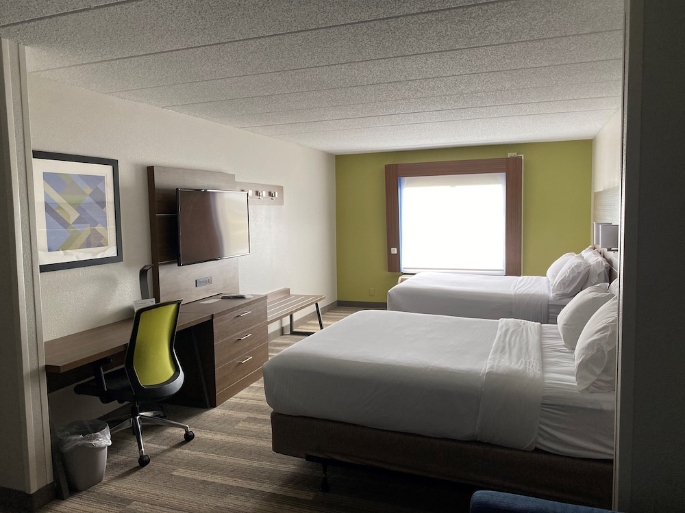 Holiday Inn Express Hotel And Suites Fort Wayne 23/57