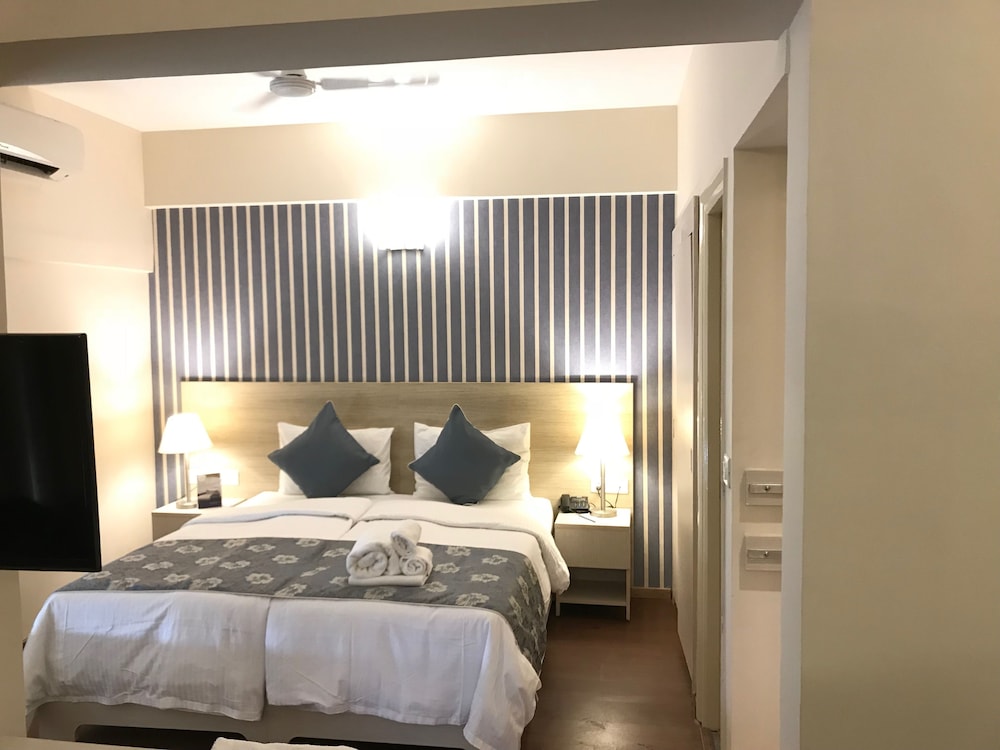Starlit Suites 11/50