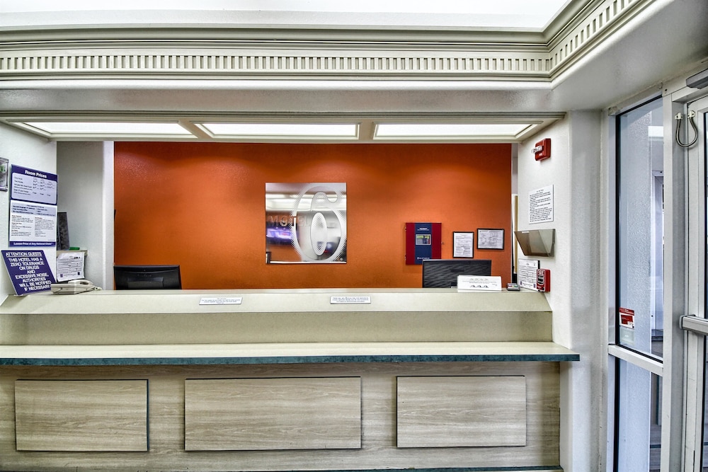 Lobby at Motel6 Mission, TX, MISSION - TX