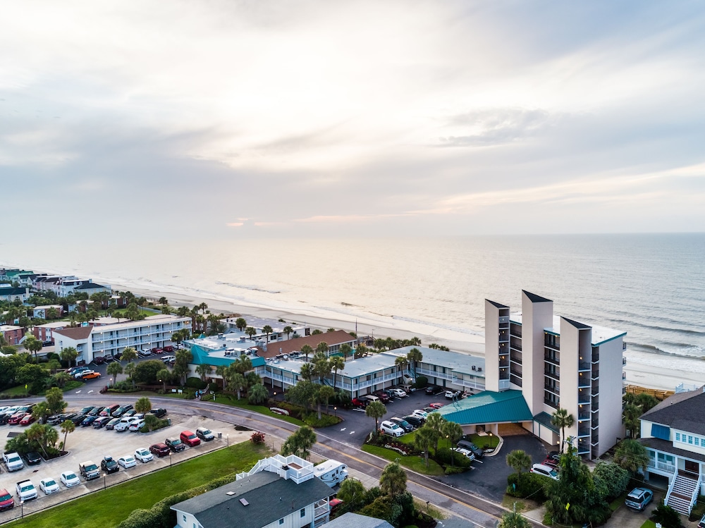 The Oceanfront Litchfield Inn 27/75