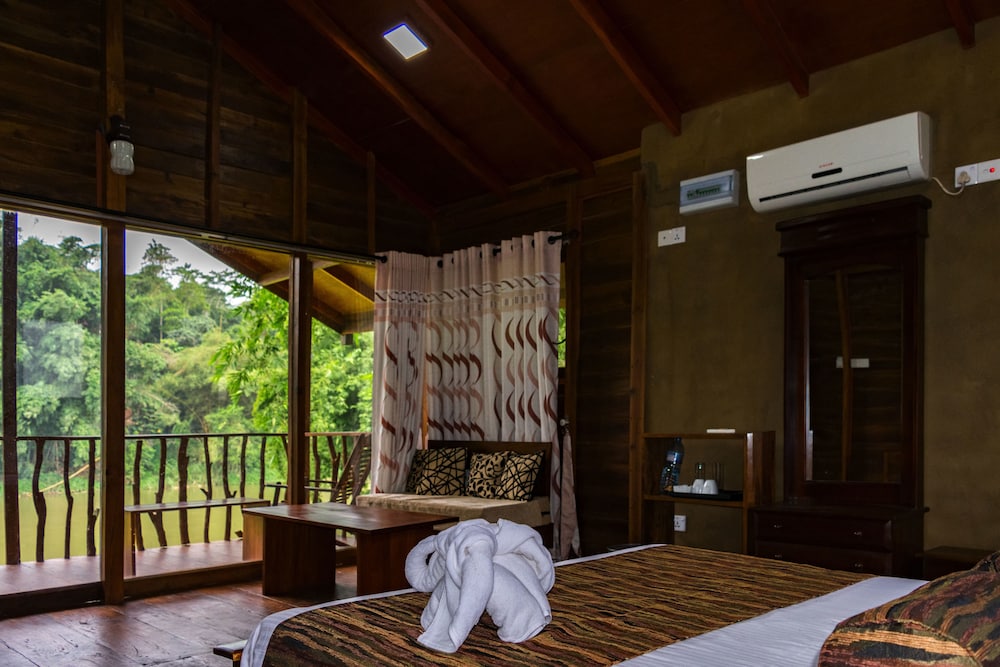 Kandy Cabana Eco Resort 14/36