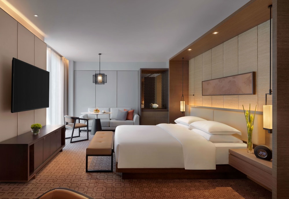 Hyatt Regency Zhenjiang 10/79