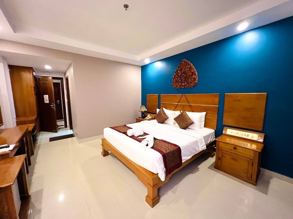 Aristocrat Residence Hotel 34/80