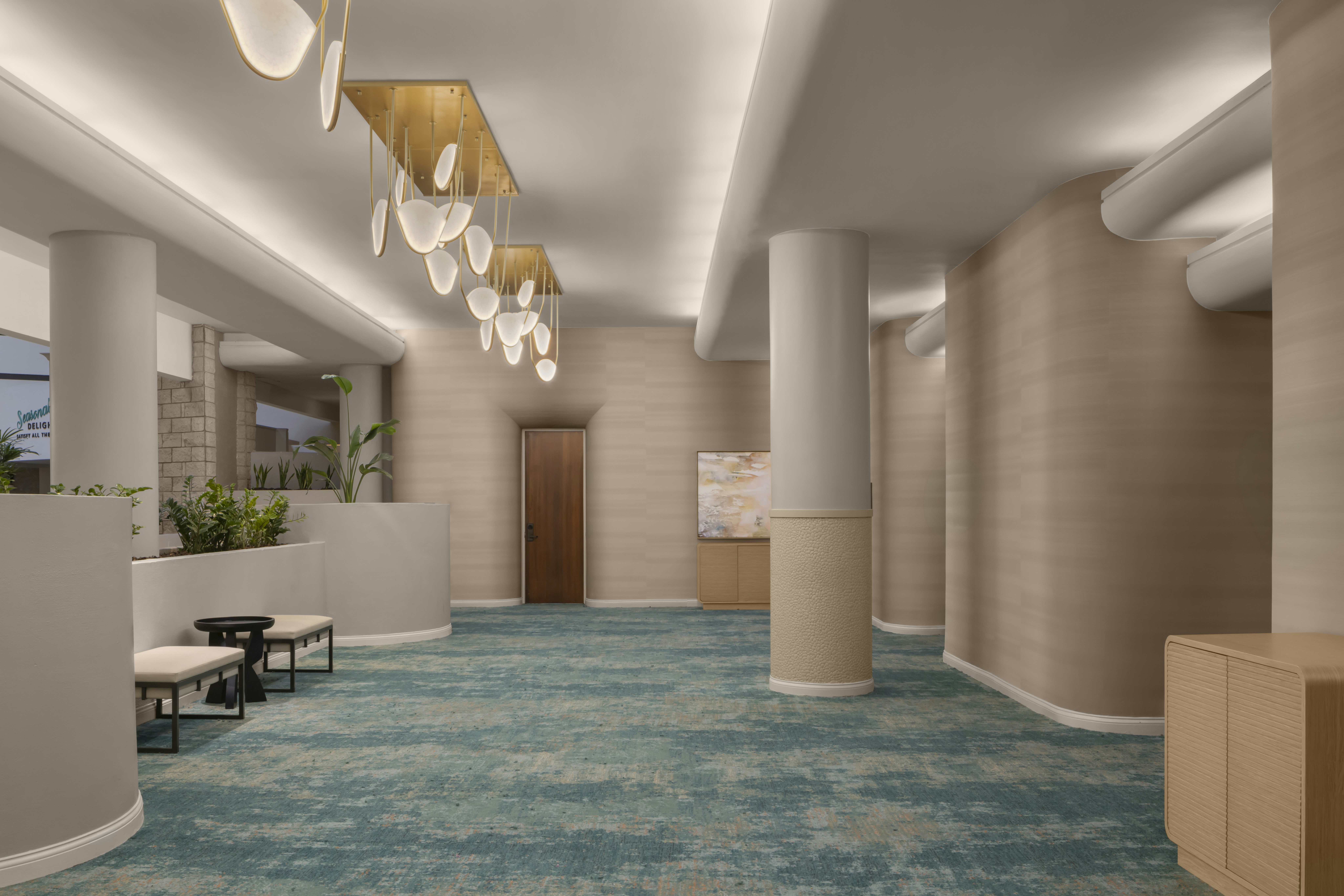 Embassy Suites by Hilton Orlando International Drive ICON Park 24/86
