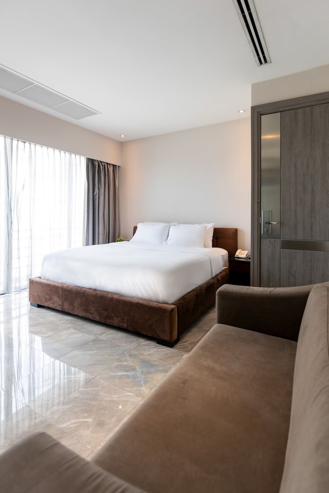 Sukhothai Hotel and Residence Ratchada 35/61