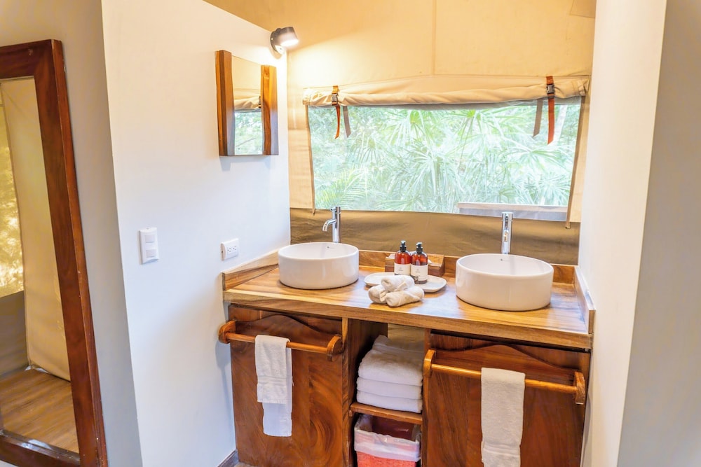 Isla Chiquita Glamping Hotel 37/50