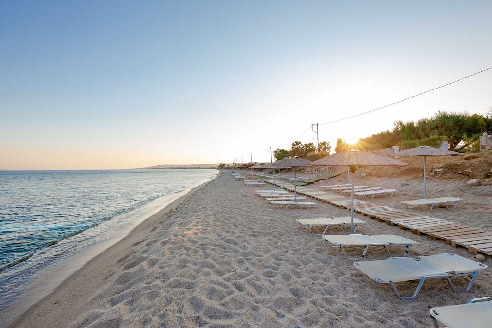 Akti Beach Club 28/50