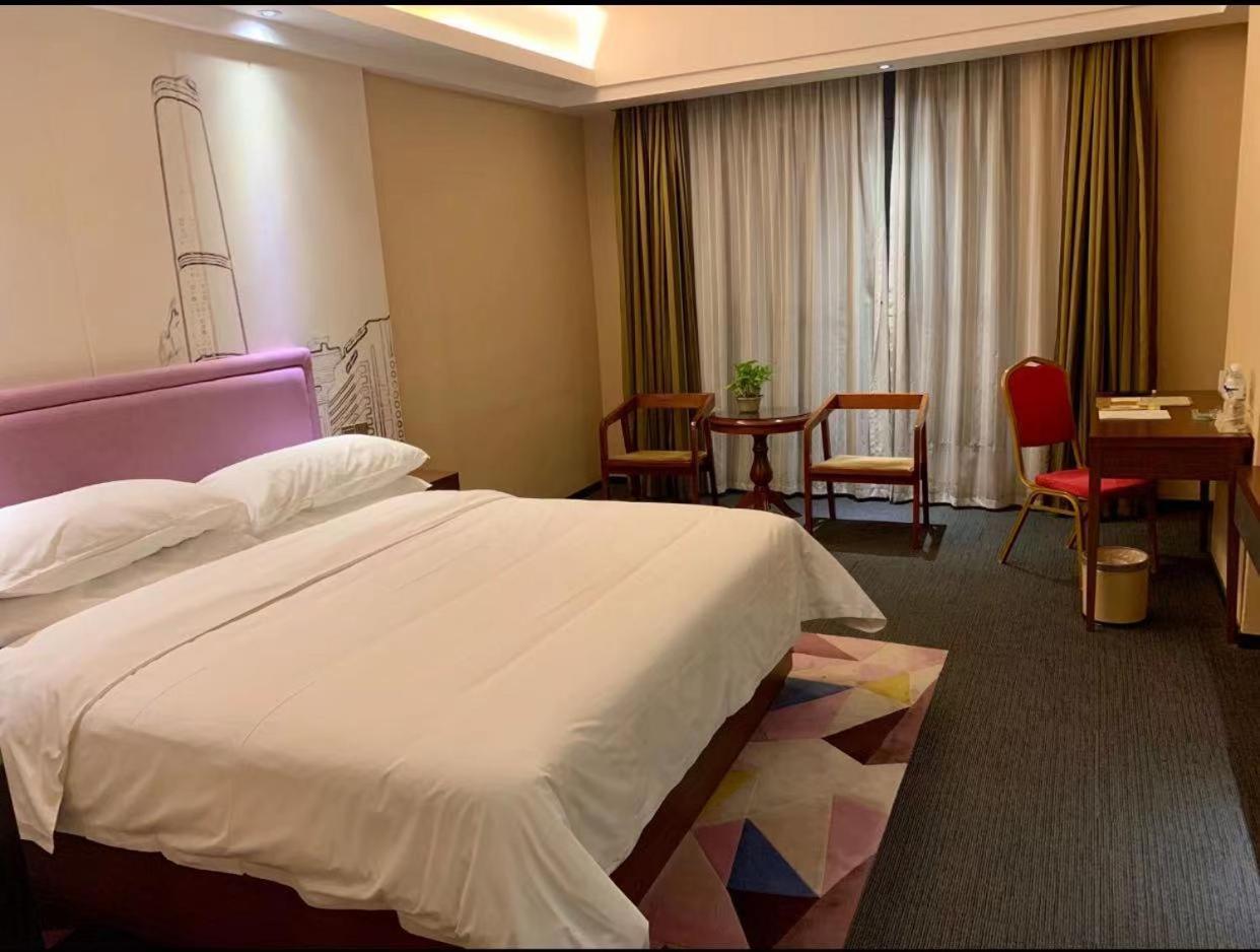 Vienna International Hotel (Guilin Wanda) 19/26
