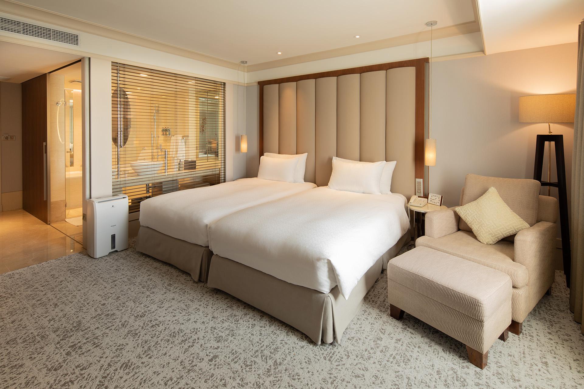 Vip, Premier, Twin Beds, Living Area