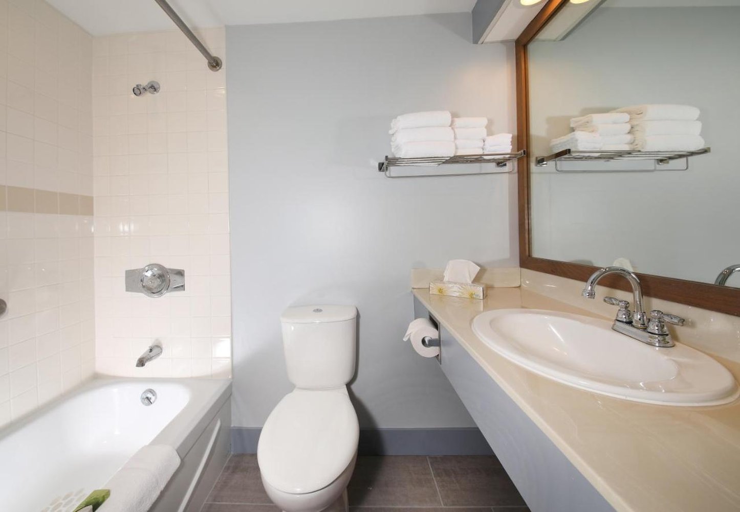 Loyalist Country Inn A Lakeview Resort 44/45